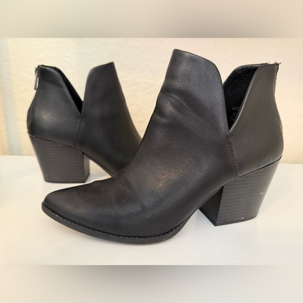 Sun + Stone Womens Eliza Faux Leather Almond Toe Ankle Boots